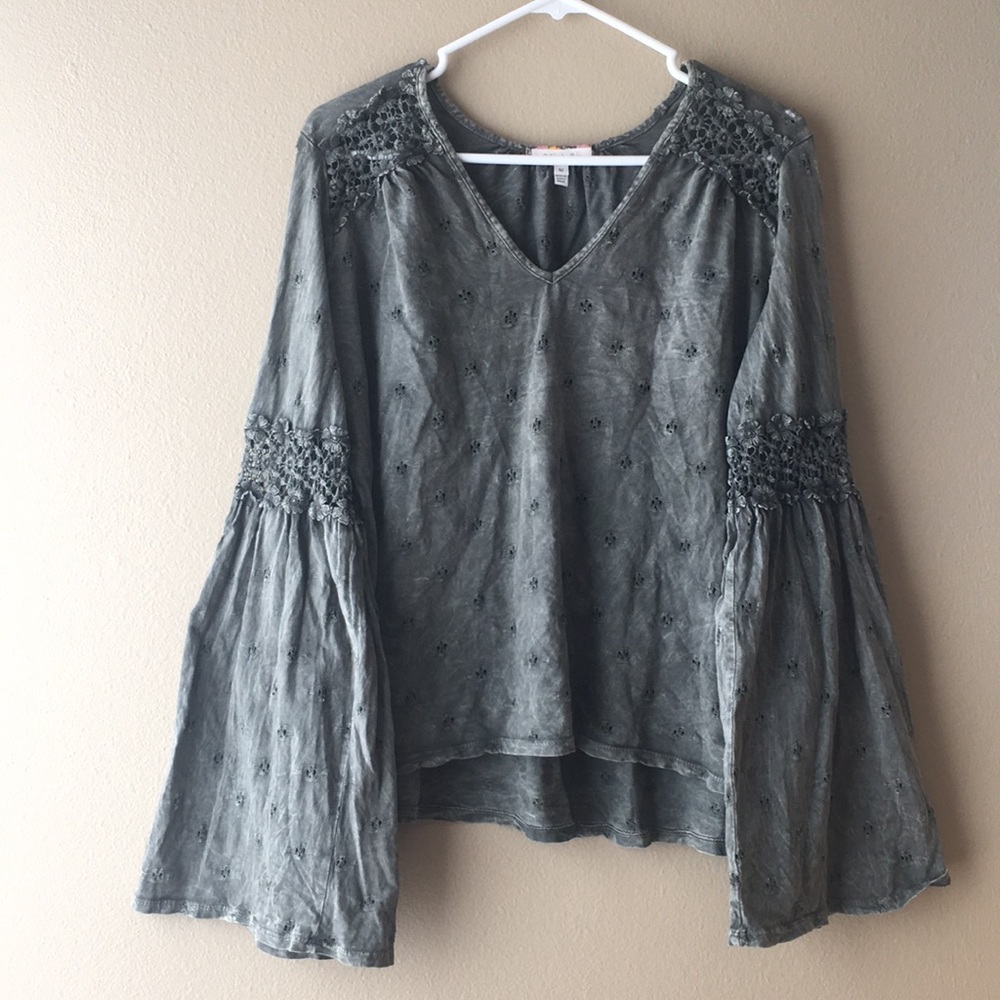 Anthropologie Calvie Bell Sleeve Top